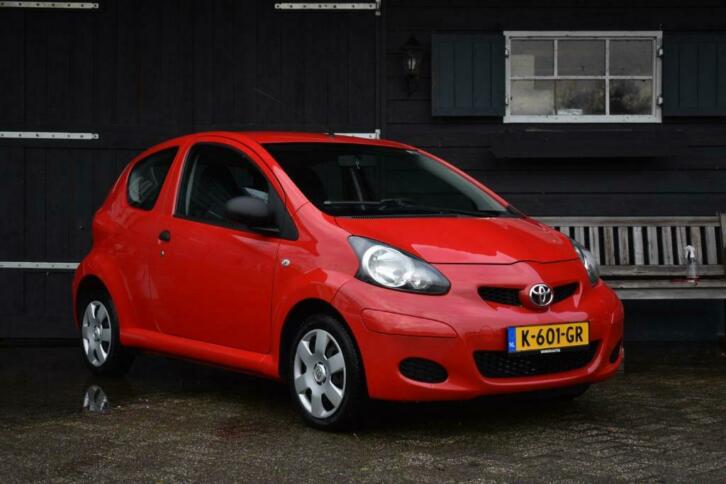 Toyota Aygo 2011 Nieuwe APK Rood Topstaat