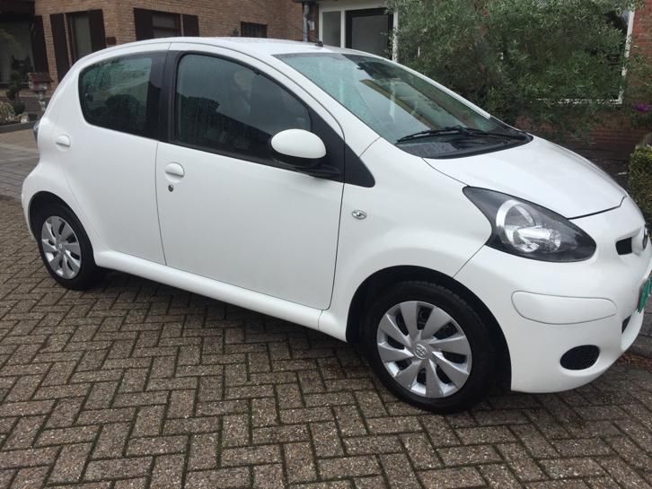 Toyota Aygo 5DRS 2011 Wit Supercompleet Navi Airco