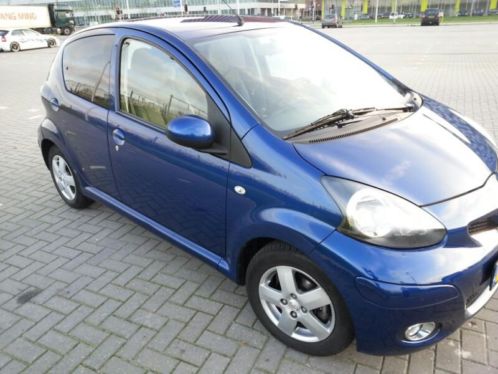 Toyota Aygo full options 5 deurs airco elekt leder interieur