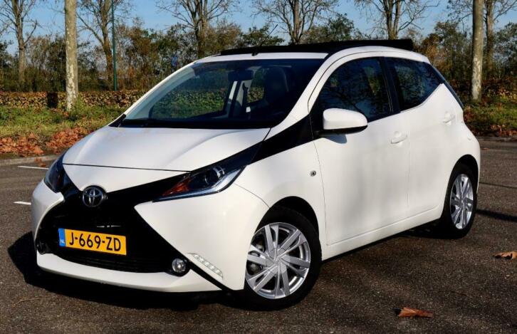 Toyota Aygo X-Wave 1.0 VTI ,5 d., 2015, airco in nieuwstaat