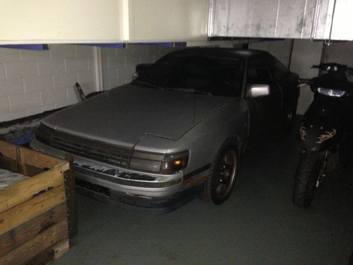 Toyota Celica 1.6 GTI T-CAM 1988 starten lopen loop of sloop