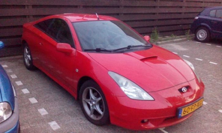 Toyota Celica 1.8 16V Vvti 2000 Rood