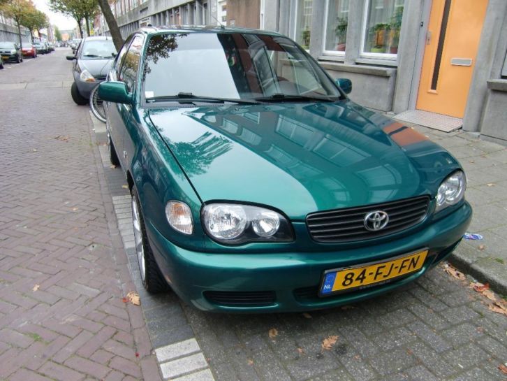 Toyota Corolla 1.4 HB Linea Terra 2000 Groen