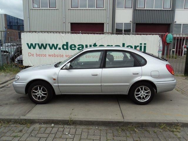 Toyota Corolla 1.6 sol met Airco (bj 2000)