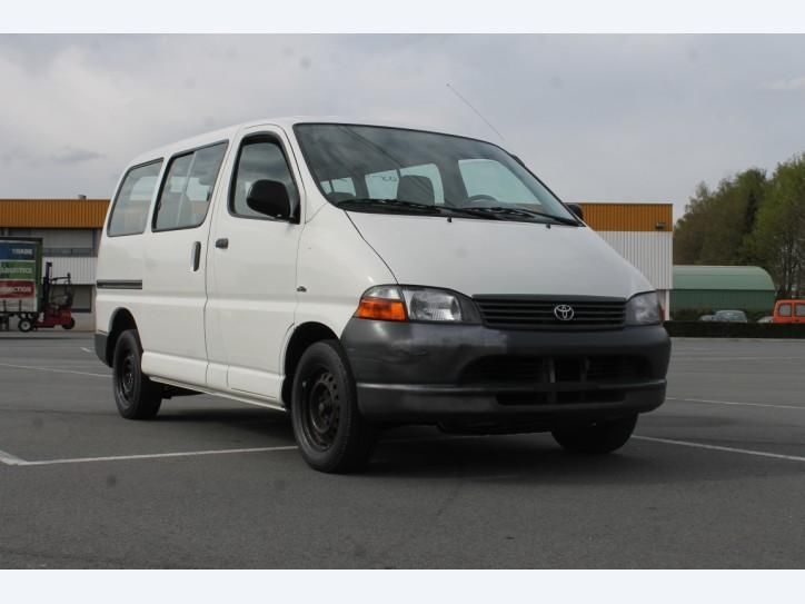 Toyota HiAce 2.5 D4-D BJ 2003 9 persoons (bj 2003)