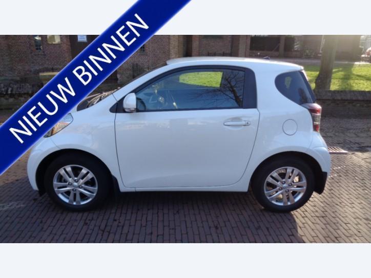 Toyota iQ 1.0 VVTI ASPIRATION (bj 2011, automaat)