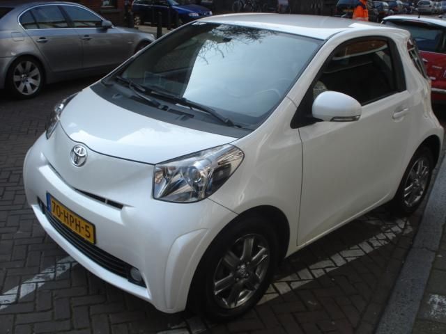 Toyota iQ 1.0 VVTi Aspiration Pearl (bj 2009)