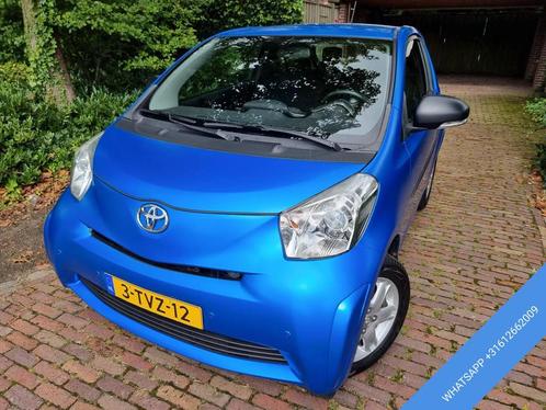 Toyota iQ 1.4 D-4D Comfort HARDBLAUW GEWRAPT (bj 2011)