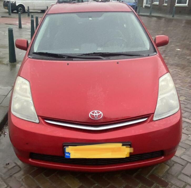 Toyota Prius 1.5 HSD 2006 Rood