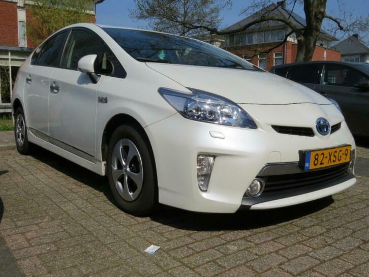 Toyota Prius 1.8 PLUG-IN HYBRID DYNAMIC BUSINESS