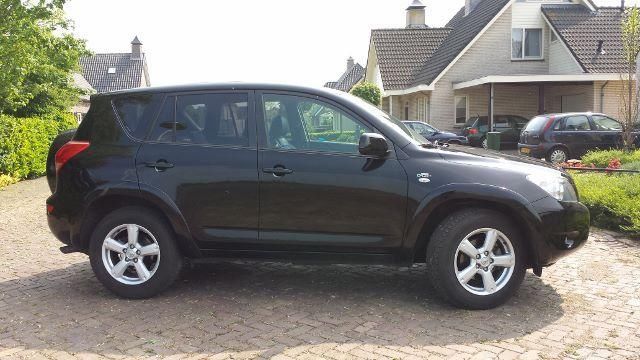 Toyota RAV4 2.2 D-4d D-cat 2006 Zwart