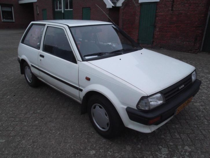 Toyota Starlet 1.0 DX 12V S6 1987 Wit