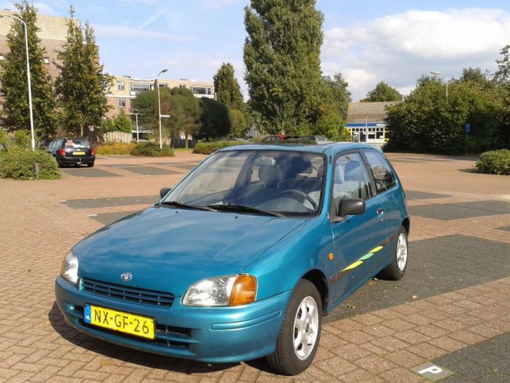 Toyota Starlet 1.3 16V 1996 Groen