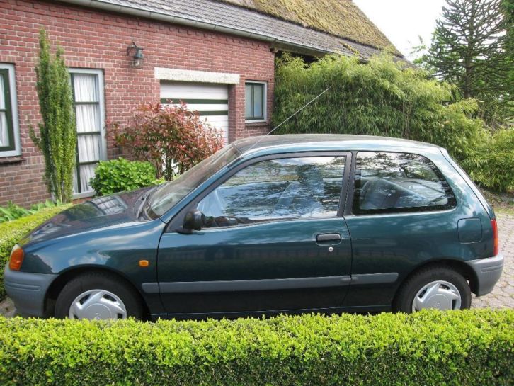 Toyota Starlet 1.3 16V 1998 Groen