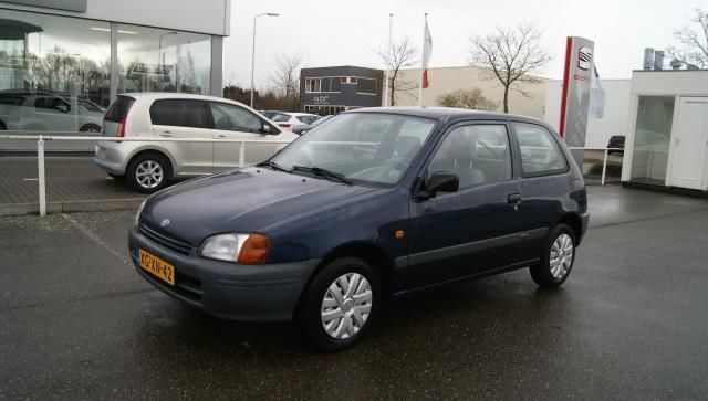 Toyota Starlet 1.3-16V bj 1998