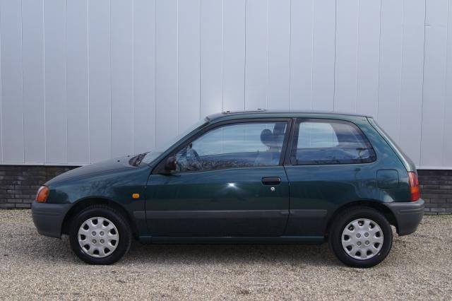 Toyota Starlet 1.3-16V Black