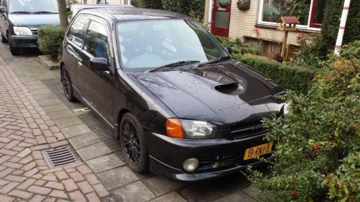Toyota Starlet 1996 Zwart glanza ruilen inruilen subaru wrx 