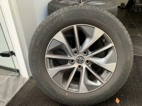 Toyota velgen met 22565R17 Michelin Latitude zomer banden