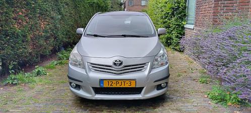 Toyota Verso 1.8 Vvti 5P 2011 Grijs