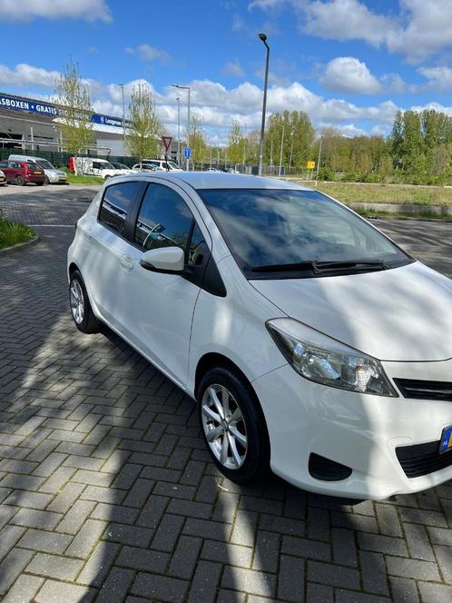 Toyota Yaris 1.0 12V Vvt-i 5DR 2013 Wit