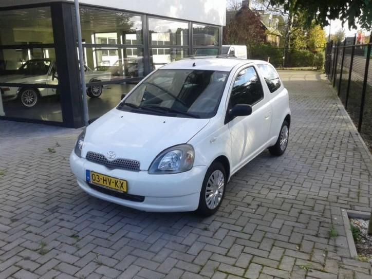 Toyota Yaris 1.0-16V VVT-i Terra (bj 2002)