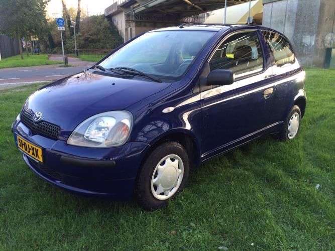 Toyota Yaris 1.0 16V Vvti 3DR 1999 Blauw