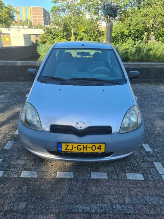 Toyota Yaris 1.0 16V Vvti 3DR 1999 Grijs