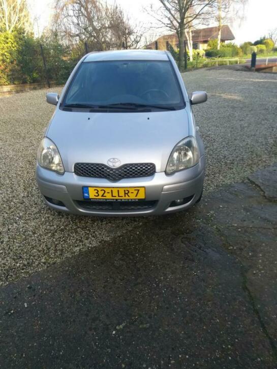 Toyota Yaris 1.0 16V Vvti 3DR 2005 Grijs