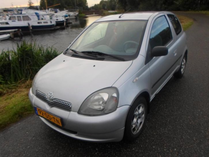 Toyota Yaris 1.0 16V Vvti 3DR SOL BJ1999 Grijs Airco EXPORT