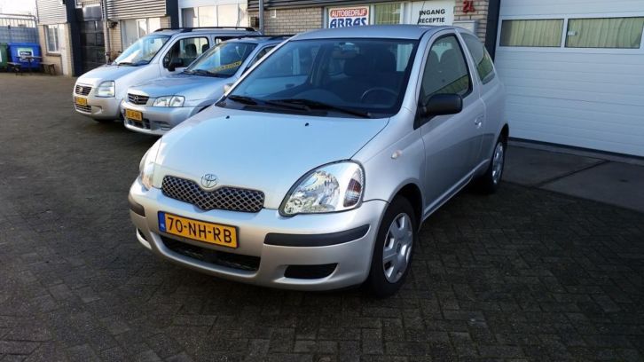 Toyota Yaris 1.0 VVT-i Terra