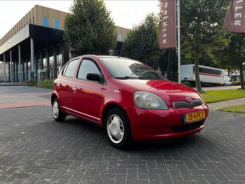 Toyota Yaris 1.3 16V 5DR 2001 Rood met nieuwe apk