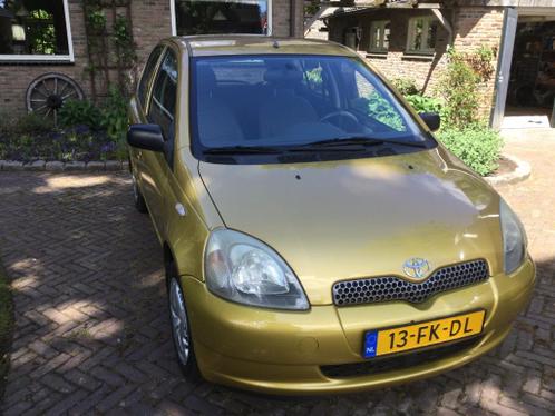 Toyota Yaris 1.3 16V 5DR Linea Luna 2000 Geel