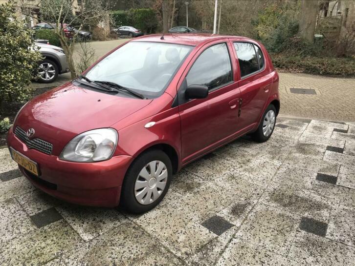 Toyota Yaris 1.3 16V 5DR Linea SOL AUT 2002 Rood