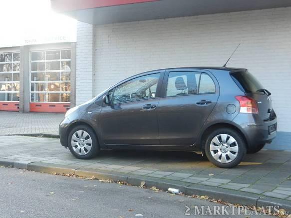 Toyota Yaris 1.3 16v Cool 5 Drs. Airco 6 Versn.