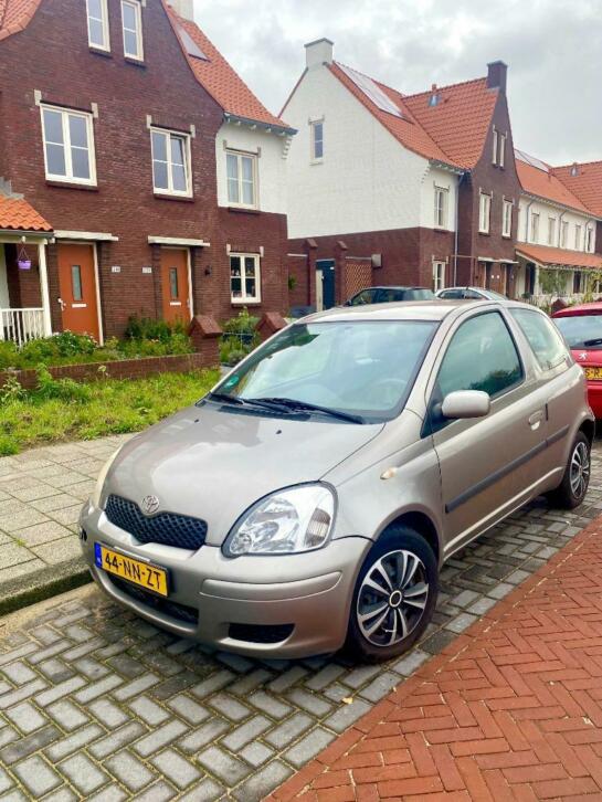 Toyota Yaris 1.3 16V Vvti 3DR Linea SOL 2004 Grijs