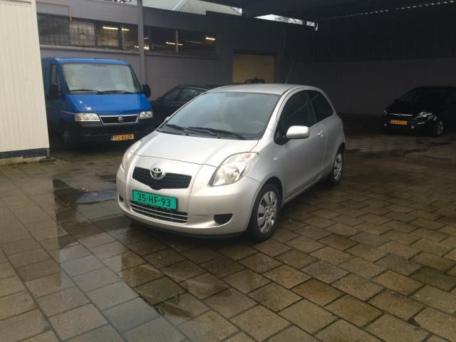 Toyota Yaris 1.3 VVTi Sol Airco INRUIL IS MOGELIJK