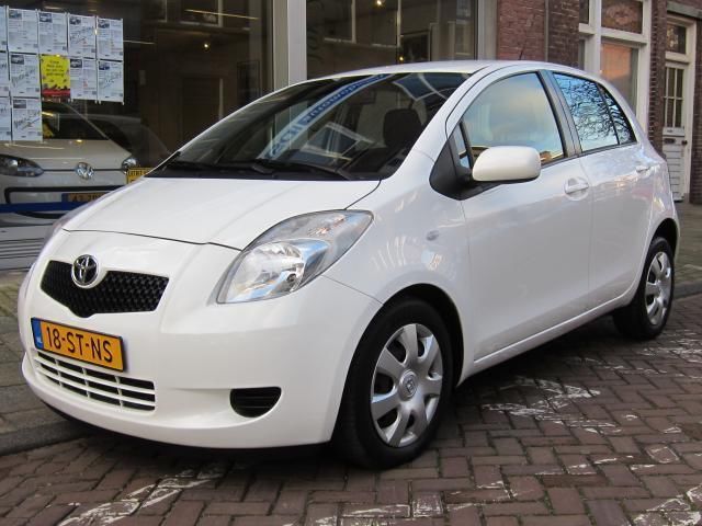 Toyota Yaris 1.3 VVTi Sol MMT