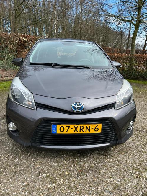 Toyota Yaris 1.5 Full Hybrid CVT 5DR 2012 Grijs