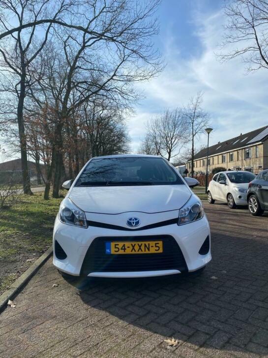 Toyota Yaris 1.5 Full Hybrid CVT 5DR 2012 Wit - 57.600km