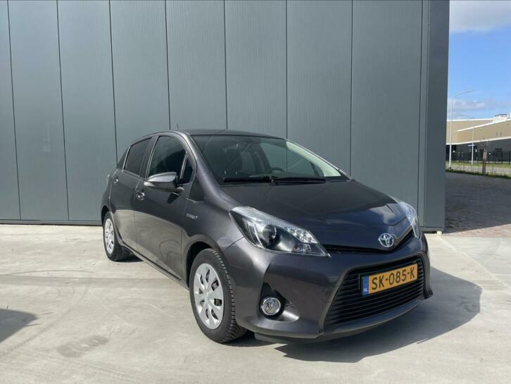 Toyota Yaris 1.5 Full Hybrid CVT 5DR 2014 Grijs