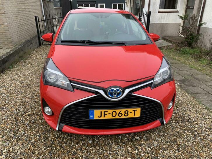 Toyota Yaris 1.5 HSD 55KW 5DRS 2015 Rood