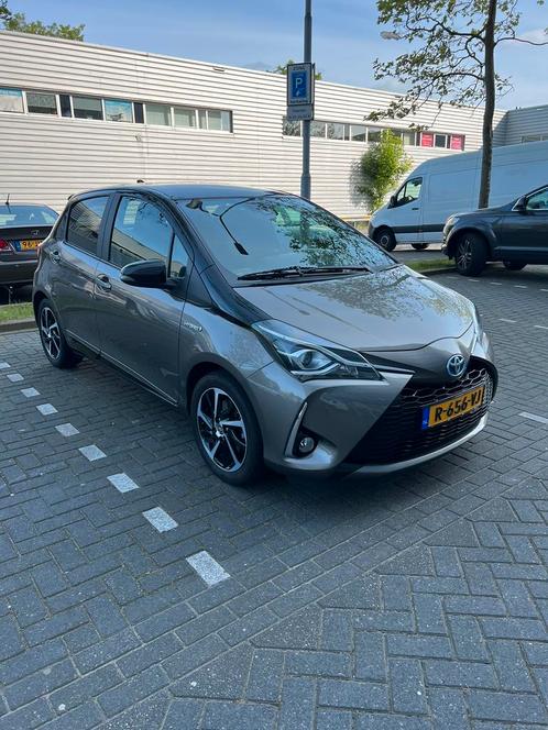 Toyota Yaris 1.5 Hybrid 100pk 5D CVT 2019 Grijs