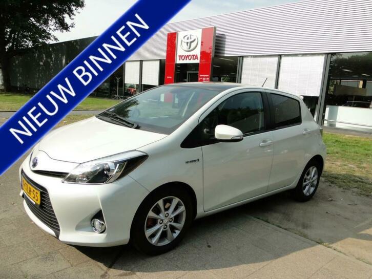 Toyota Yaris 1.5H Dynamic PanoramadakNavigatieKeyless go .