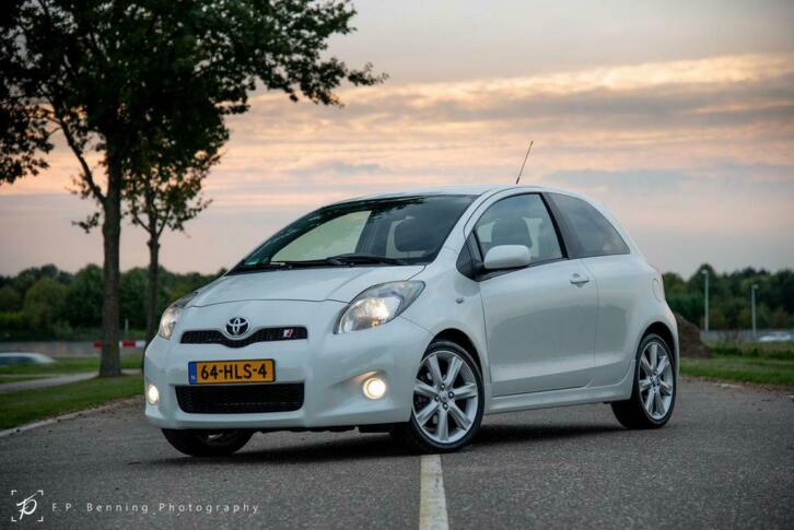 Toyota Yaris 1.8 16V Vvt-i T sport