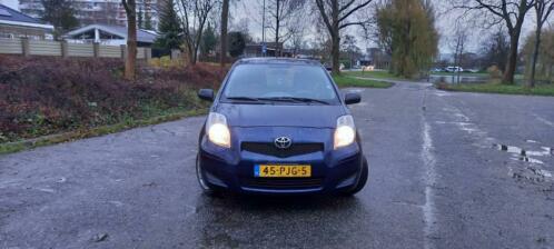 TOYOTA Yaris kilometerstand 104821 NAP 