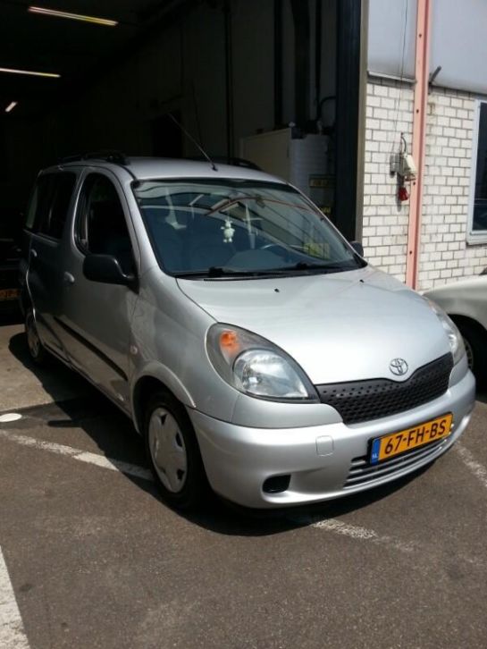 Toyota yaris verso 1.3