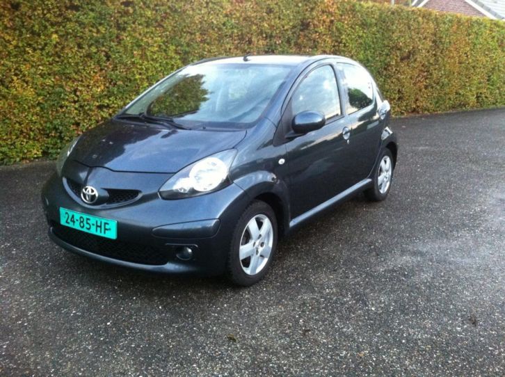 Toyoya Aygo 1.0 5 Drs antraciet Full option Airco AUTOMAAT