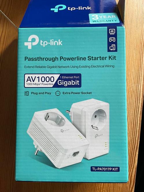 TP-Link AV1000 Gigabit Passthrough Powerline Starter Kit