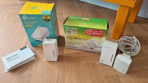 TP-Link TL-WPA4220 KIT  TP Link AV600 Powerline wifi extend