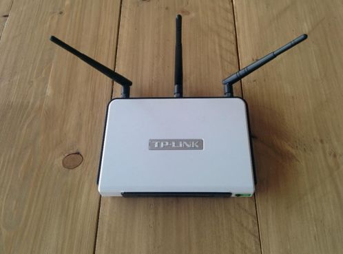 TP-Link WR1043ND router (2008)